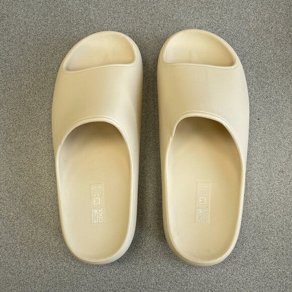 NEW 32 Degrees Women's M 7.5-8.5 Cushion Slide Sandals Cream EVA Ultra Soft - Picture 1 of 7